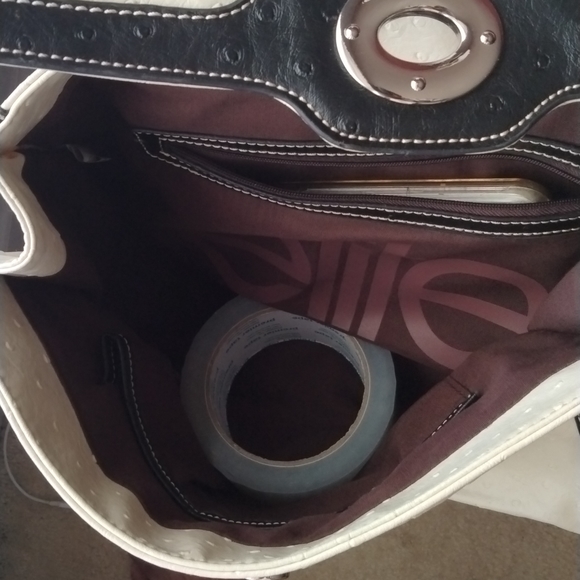 Elite leather ostrich designer Sz 13x10x3. 5 compartments $40 Free Belt or scarf - Picture 6 of 15
